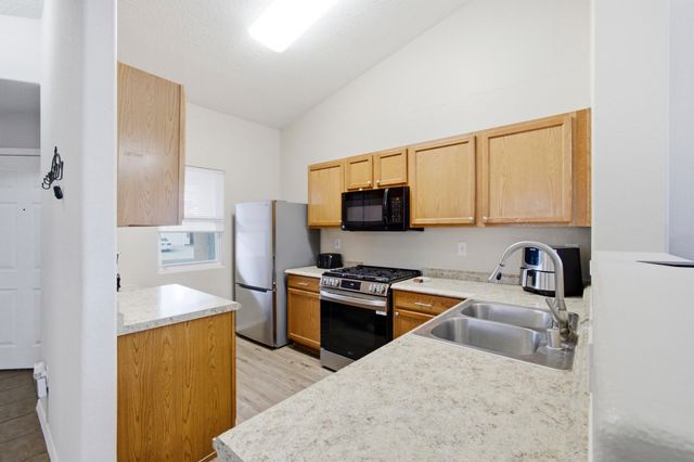 10616 Buck Island Road SW, Albuquerque, NM 87121