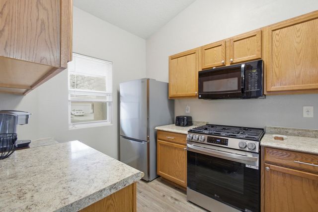 10616 Buck Island Road SW, Albuquerque, NM 87121