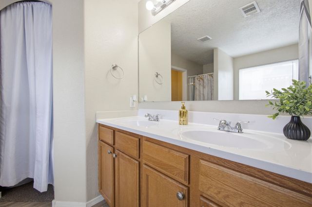 10616 Buck Island Road SW, Albuquerque, NM 87121
