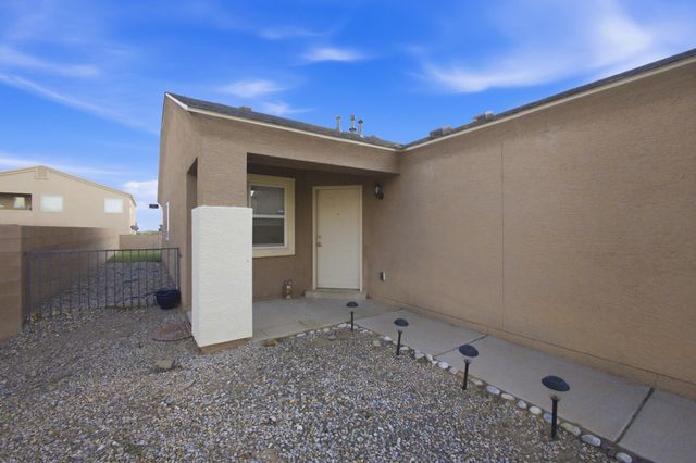 10616 Buck Island Road SW, Albuquerque, NM 87121