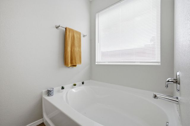 10616 Buck Island Road SW, Albuquerque, NM 87121