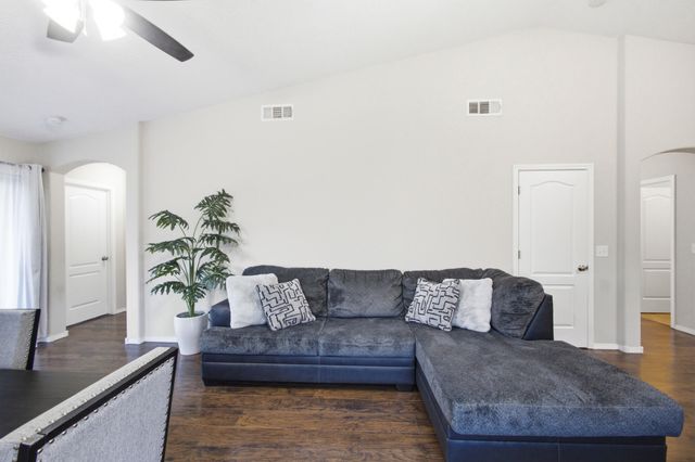 10616 Buck Island Road SW, Albuquerque, NM 87121