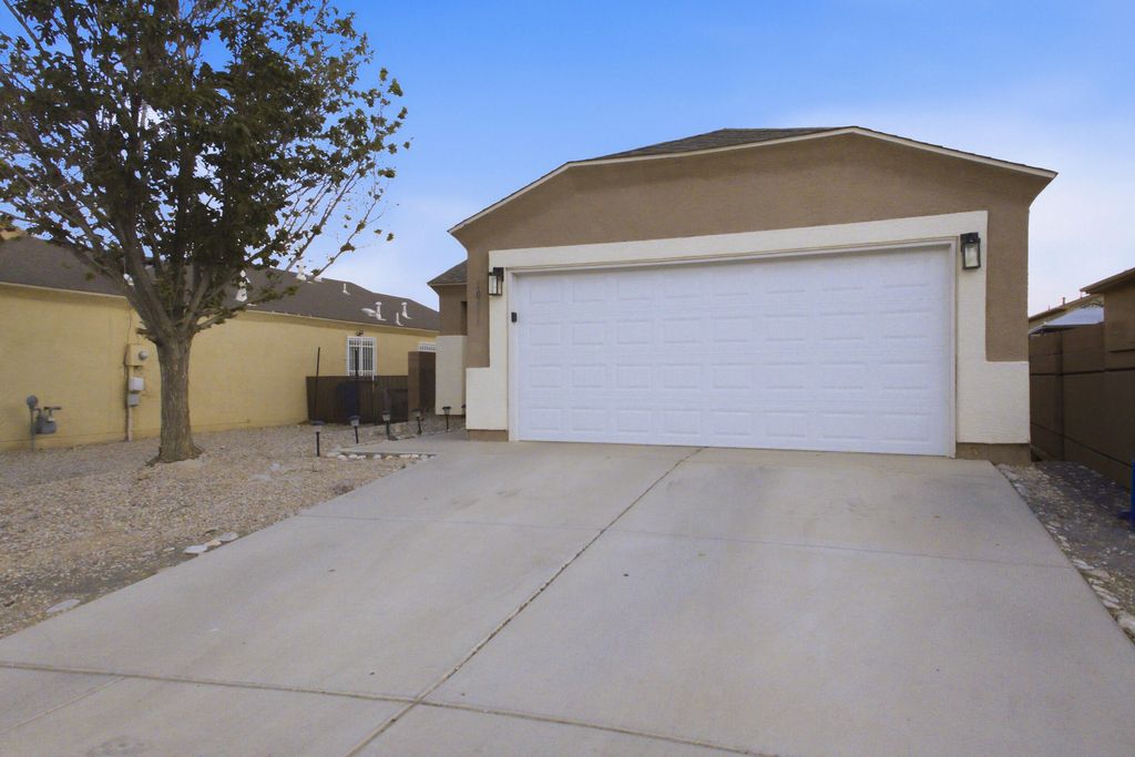 10616 Buck Island Road SW, Albuquerque, NM 87121