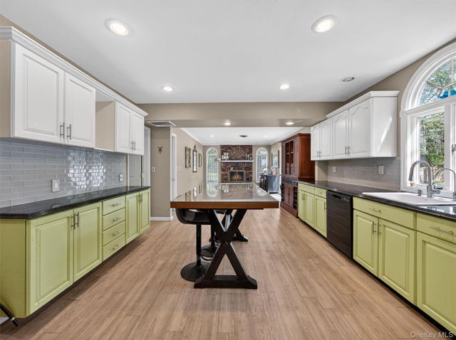 1 Rone Court, New City, NY 10956