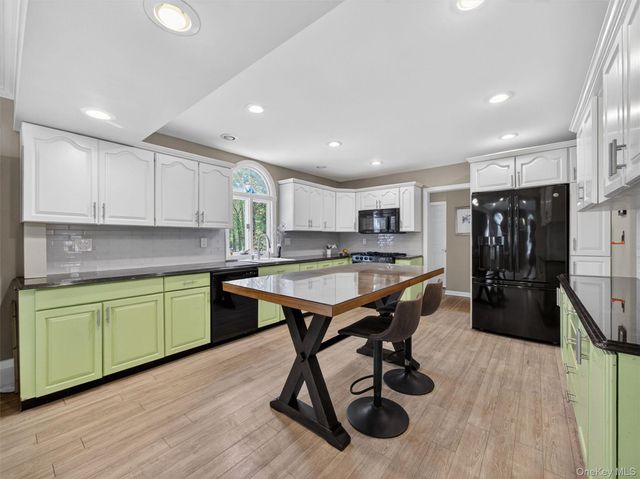 1 Rone Court, New City, NY 10956