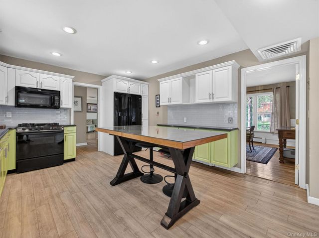 1 Rone Court, New City, NY 10956