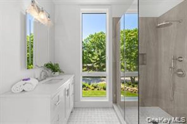 66 Hillside Drive E, Sag Harbor, NY 11963