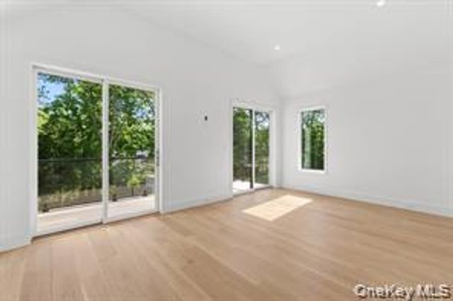 66 Hillside Drive E, Sag Harbor, NY 11963