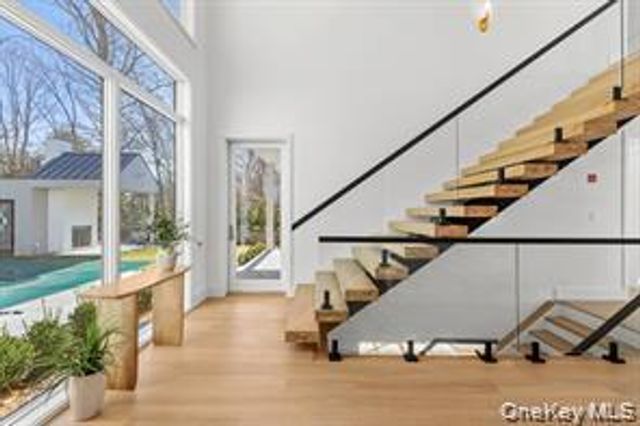 66 Hillside Drive E, Sag Harbor, NY 11963