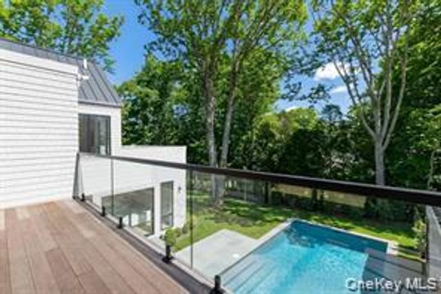 66 Hillside Drive E, Sag Harbor, NY 11963