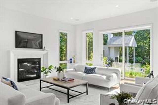 66 Hillside Drive E, Sag Harbor, NY 11963