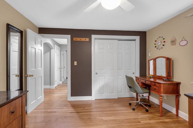 137 Central St, North Reading, MA 01864