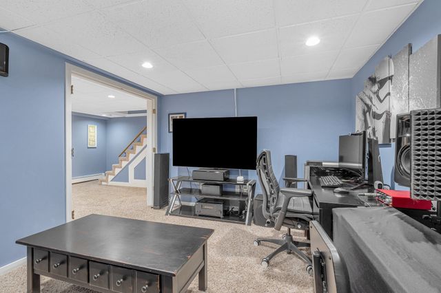 137 Central St, North Reading, MA 01864