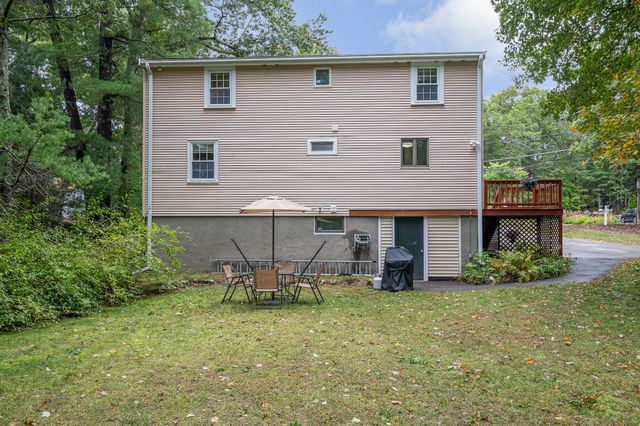 137 Central St, North Reading, MA 01864
