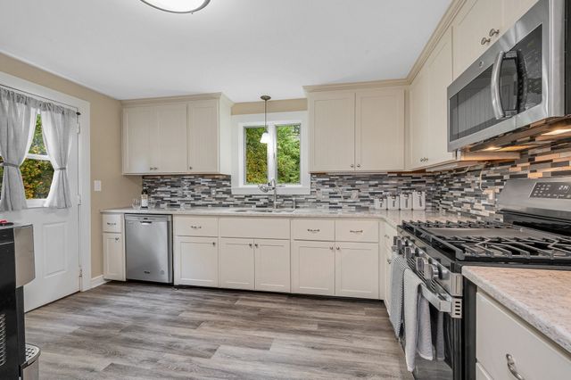 137 Central St, North Reading, MA 01864