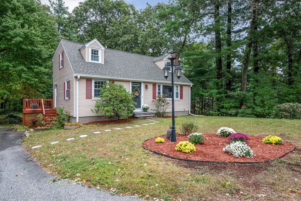 137 Central St, North Reading, MA 01864
