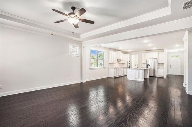 5749 Creek Indian Dr, Sugar Hill, GA 30518