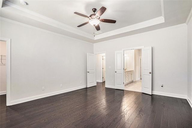 5749 Creek Indian Dr, Sugar Hill, GA 30518