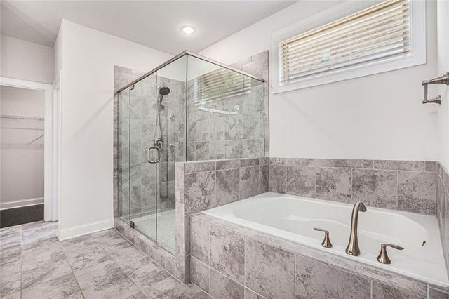 5749 Creek Indian Dr, Sugar Hill, GA 30518