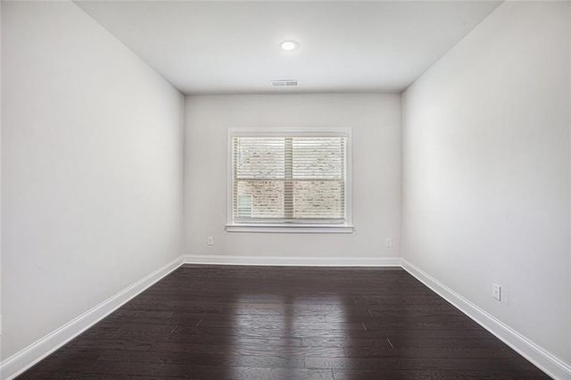 5749 Creek Indian Dr, Sugar Hill, GA 30518