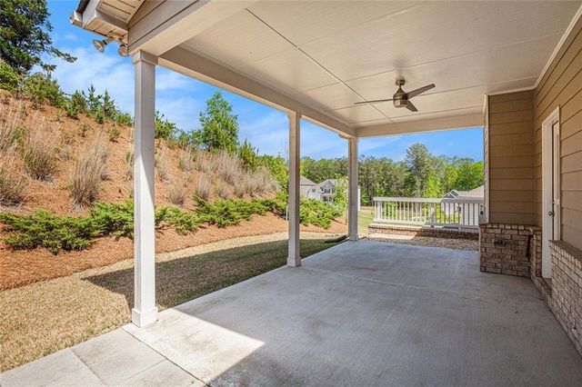 5749 Creek Indian Dr, Sugar Hill, GA 30518