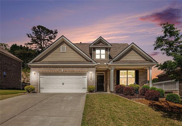5749 Creek Indian Dr, Sugar Hill, GA 30518