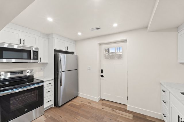 9073 S ELMHEARST DR, West Jordan, UT 84088