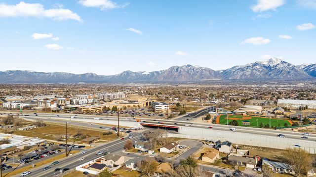 9073 S ELMHEARST DR, West Jordan, UT 84088