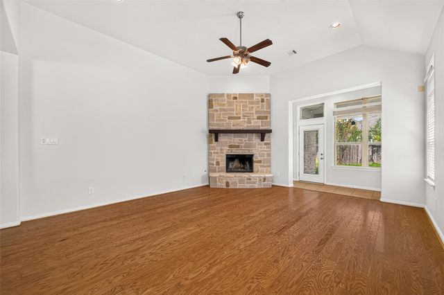 8155 Laughing Falcon Trail, Conroe, TX 77385