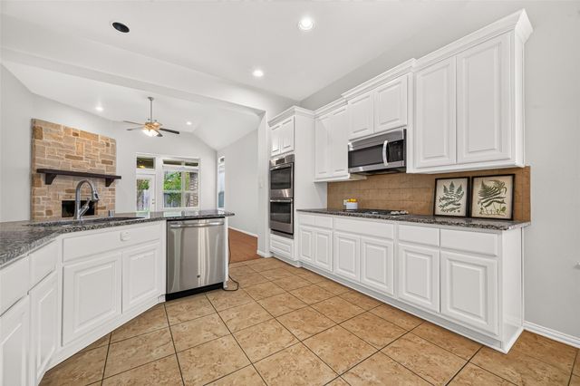 8155 Laughing Falcon Trail, Conroe, TX 77385
