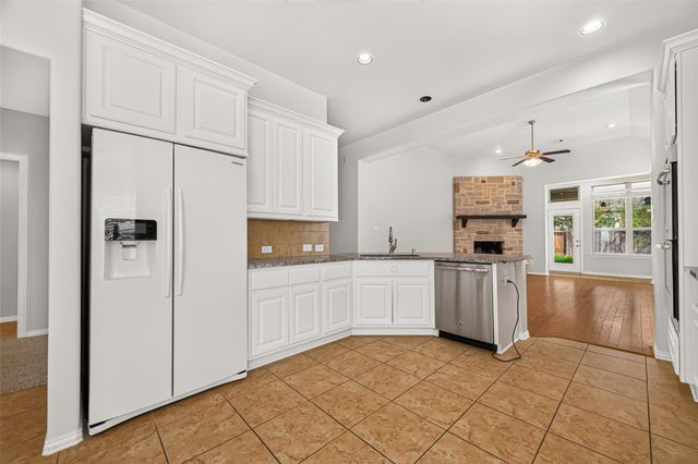 8155 Laughing Falcon Trail, Conroe, TX 77385