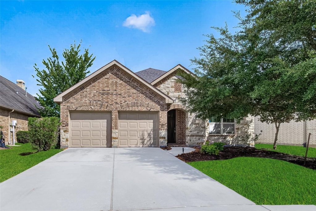 8155 Laughing Falcon Trail, Conroe, TX 77385