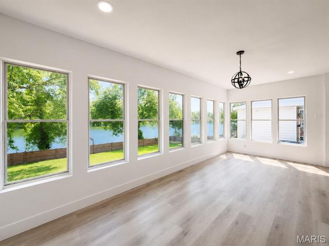 3660 W Lakeview Drive, House Springs, MO 63051