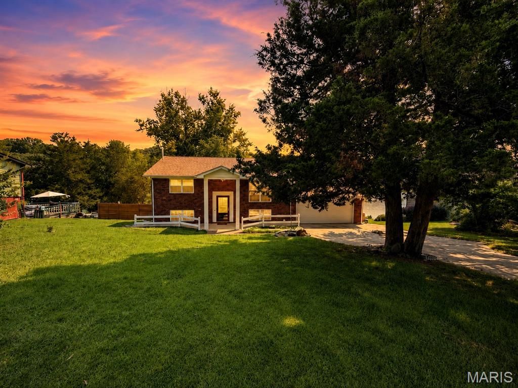 3660 W Lakeview Drive, House Springs, MO 63051