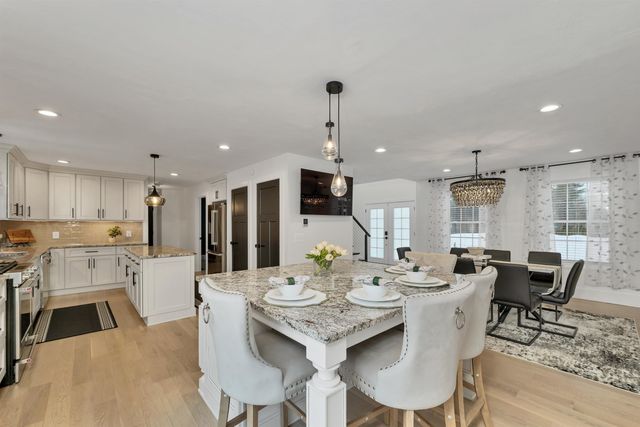 3 Pages Lane, Atkinson, NH 03811