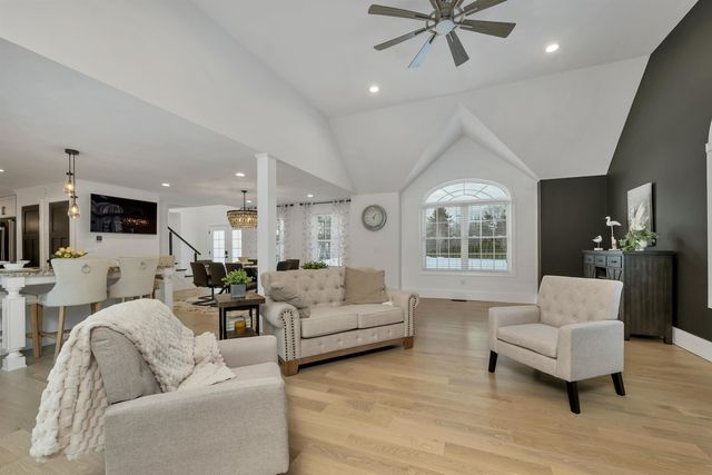 3 Pages Lane, Atkinson, NH 03811