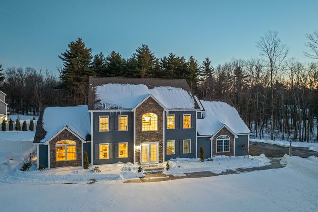 3 Pages Lane, Atkinson, NH 03811