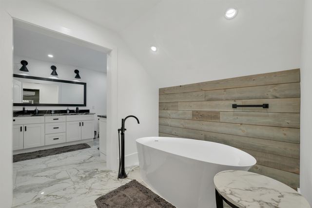 3 Pages Lane, Atkinson, NH 03811