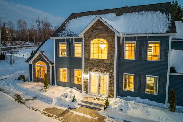 3 Pages Lane, Atkinson, NH 03811