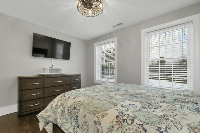 3 Pages Lane, Atkinson, NH 03811