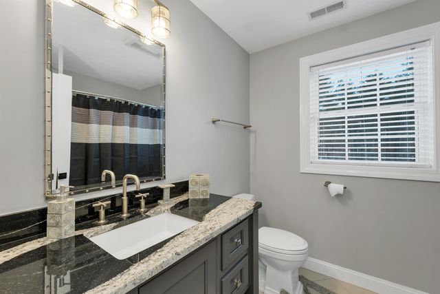 3 Pages Lane, Atkinson, NH 03811