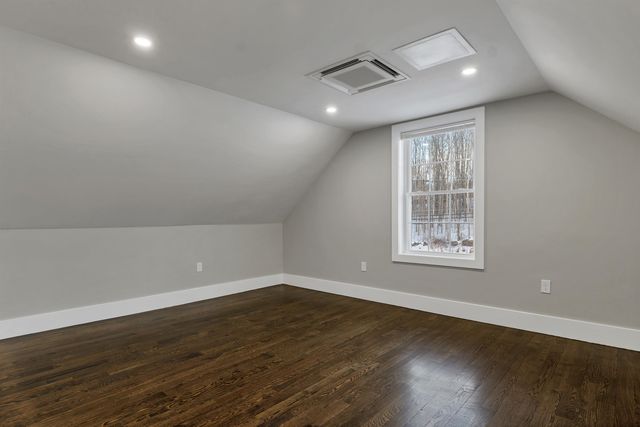 3 Pages Lane, Atkinson, NH 03811