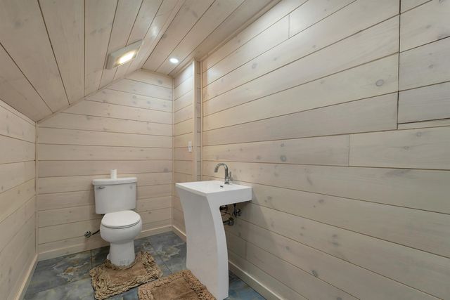 3 Pages Lane, Atkinson, NH 03811