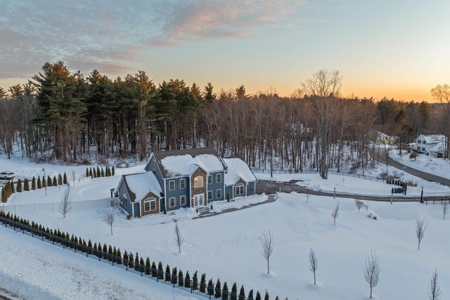 3 Pages Lane, Atkinson, NH 03811