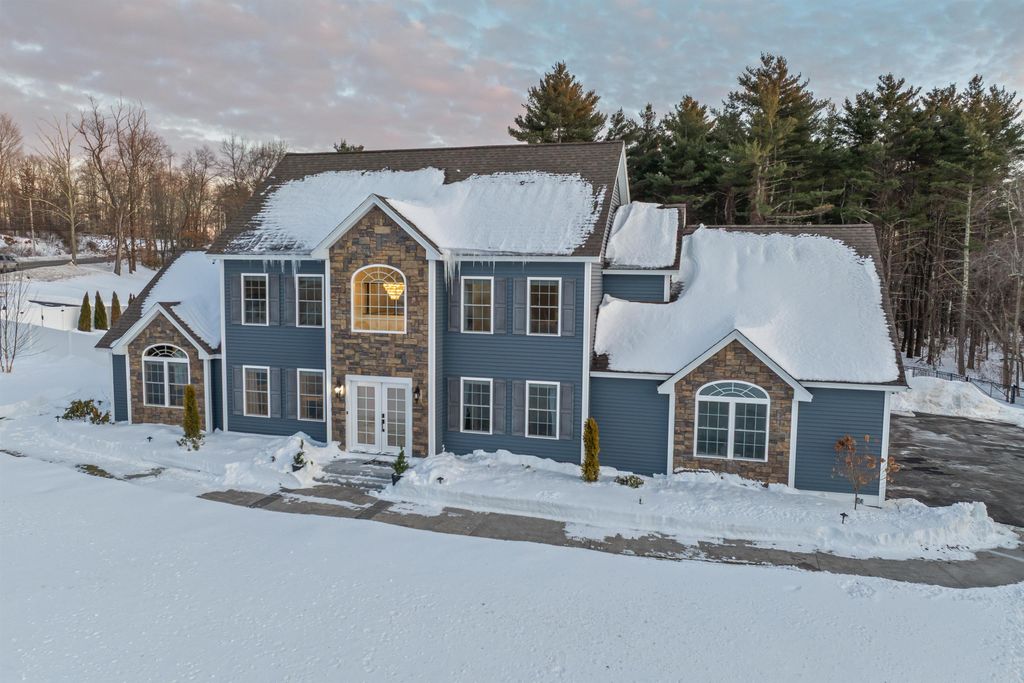 3 Pages Lane, Atkinson, NH 03811