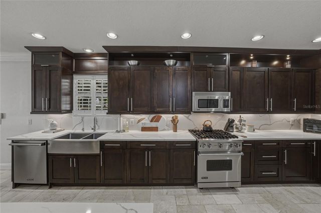 6117 S RUSSELL STREET, Tampa, FL 33611