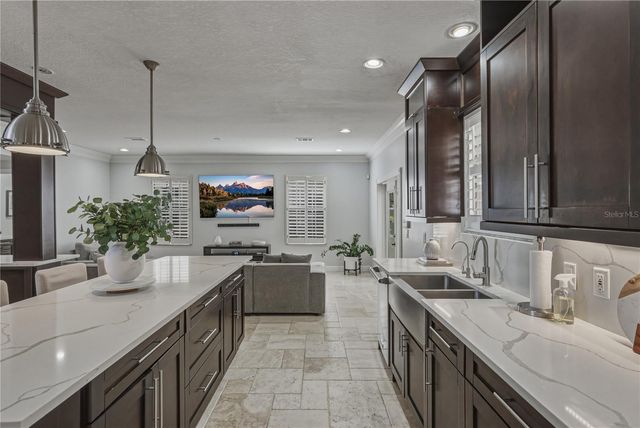 6117 S RUSSELL STREET, Tampa, FL 33611