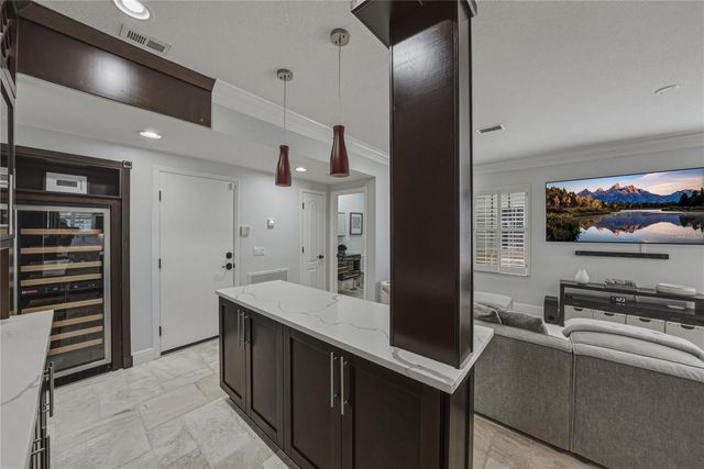 6117 S RUSSELL STREET, Tampa, FL 33611