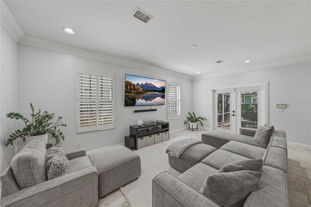 6117 S RUSSELL STREET, Tampa, FL 33611