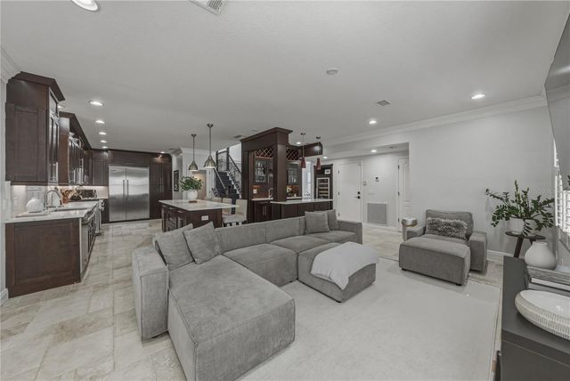 6117 S RUSSELL STREET, Tampa, FL 33611